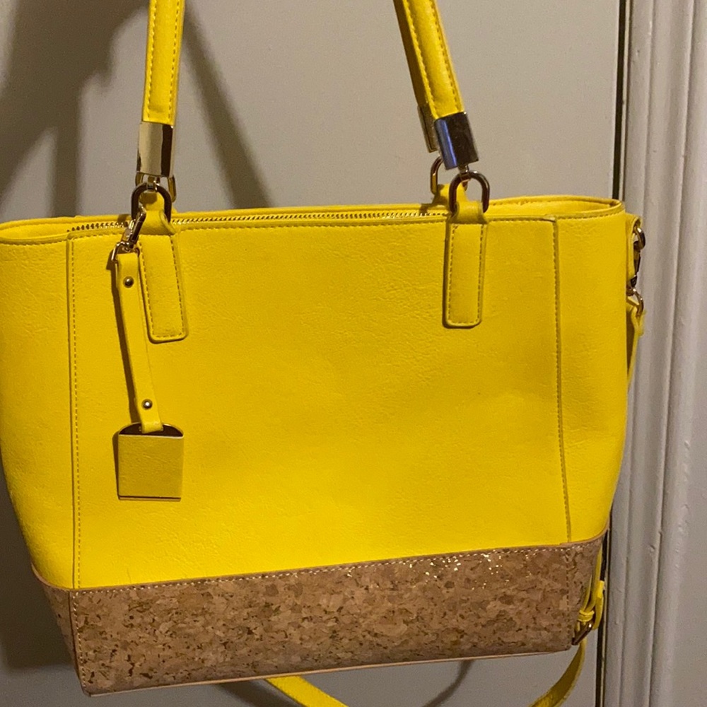 Large yellow purce
